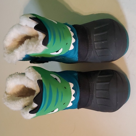 New Cat & Jack little boy's 5 dinosaur boots - Picture 2 of 8